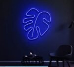 Leaf Neon Sign in neon light